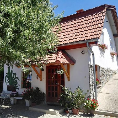 Agávé Apartman Sárvár Exterior foto